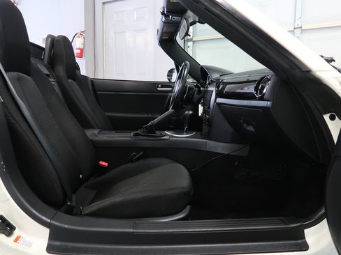 Used 2007 MAZDA MX-5 Miata Sport RWD image 24