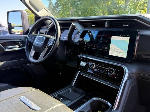 Certified 2024 GMC Sierra 3500 Denali w/ Denali Reserve Package AWD/4WD image 10