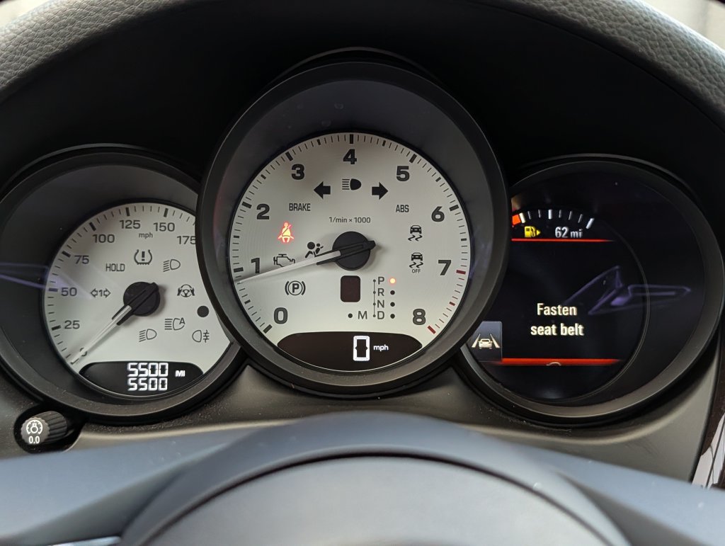 Certified 2025 Porsche Macan AWD/4WD image 19