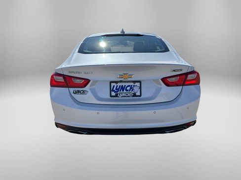 Used 2018 Chevrolet Malibu Premier w/ Premier Sun and Wheel Package image 4