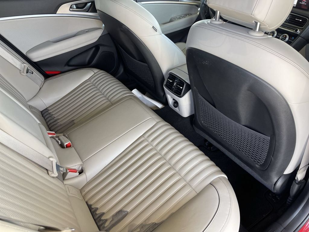 Used 2022 Genesis G70 2.0T w/ Prestige Package RWD image 27