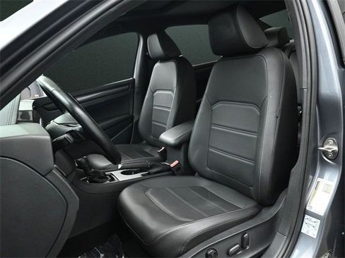 Used 2021 Volkswagen Passat 2.0T R-Line image 12