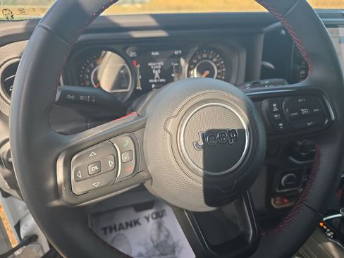 Used 2024 Jeep Wrangler Unlimited Rubicon image 14