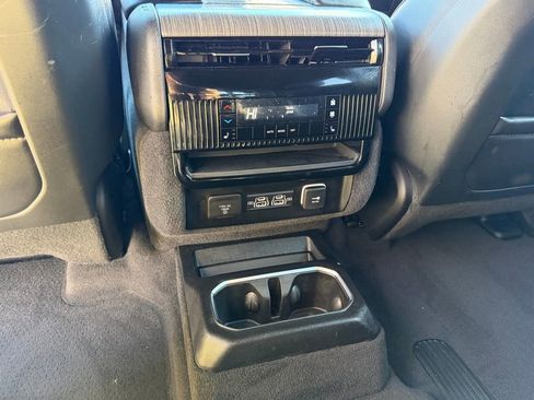 Certified 2024 Jeep Wagoneer Series III image 24