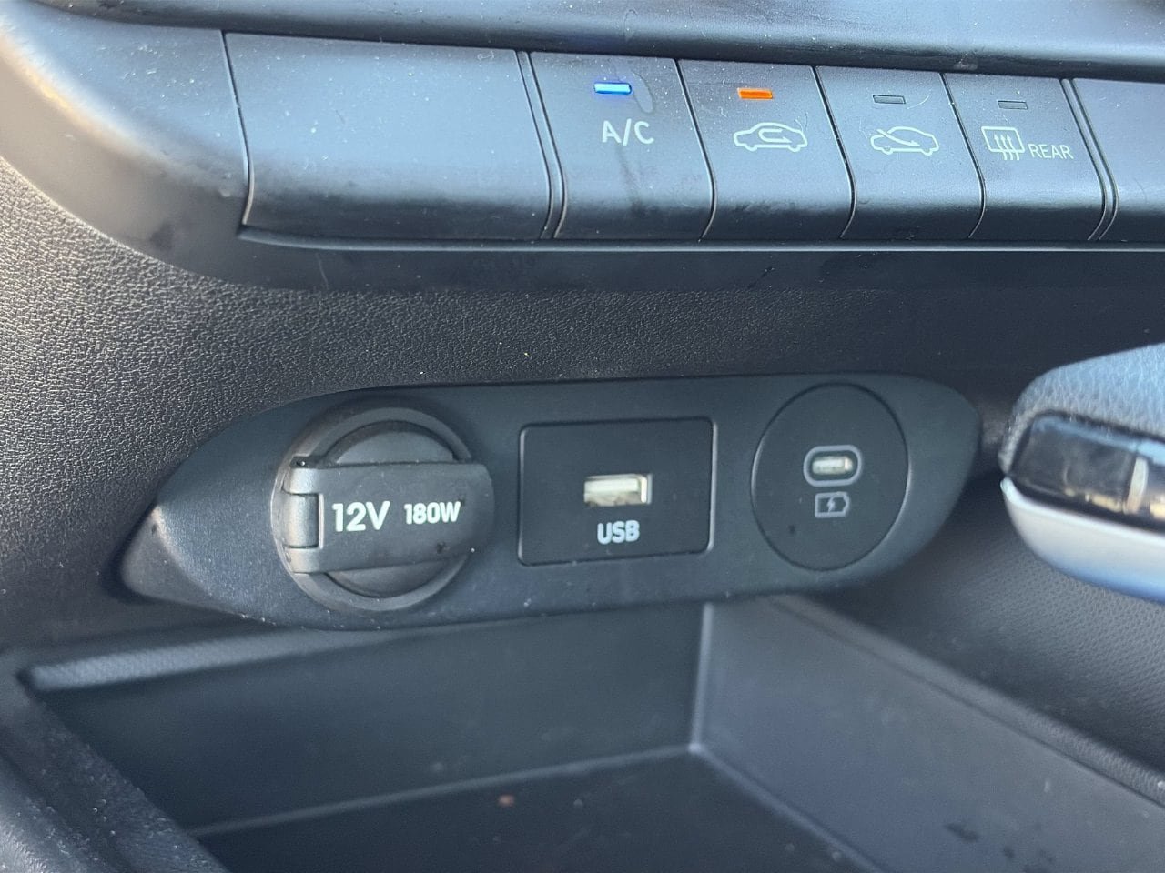 Certified 2025 Hyundai Elantra SE FWD image 27