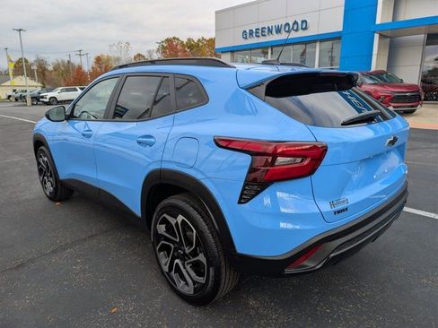 Used 2024 Chevrolet Trax RS w/ Sunroof Package image 3