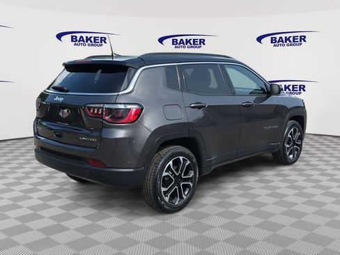 Used 2024 Jeep Compass Limited AWD/4WD image 3
