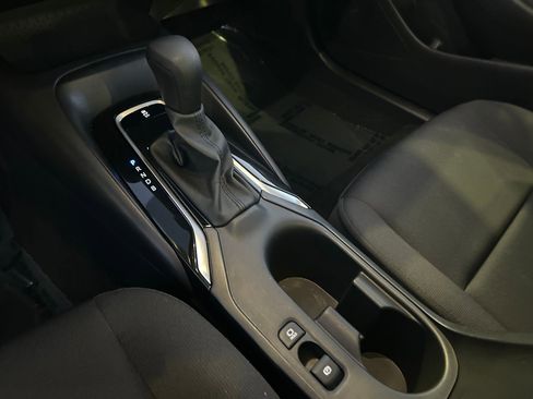 Used 2025 Toyota Corolla LE image 18