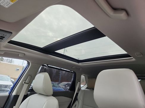 Used 2021 Nissan Rogue SV w/ Premium Package image 13