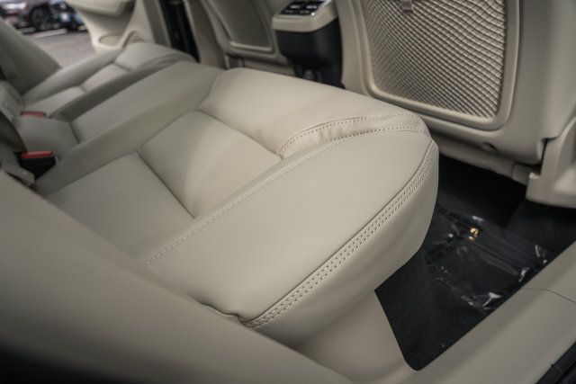 New 2027 Volvo XC60 B5 Ultra AWD/4WD image 33