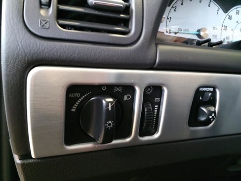 Used 2002 Ford Thunderbird Deluxe image 14