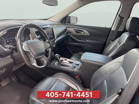 Used 2021 Chevrolet Traverse RS FWD image 16