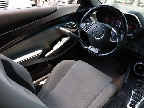Used 2020 Chevrolet Camaro LT RWD image 37