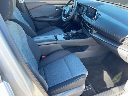 Used 2023 Nissan Rogue SV image 28