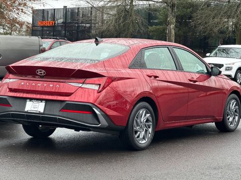Certified 2024 Hyundai Elantra SEL image 4