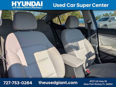 Used 2017 Hyundai Elantra SE image 7