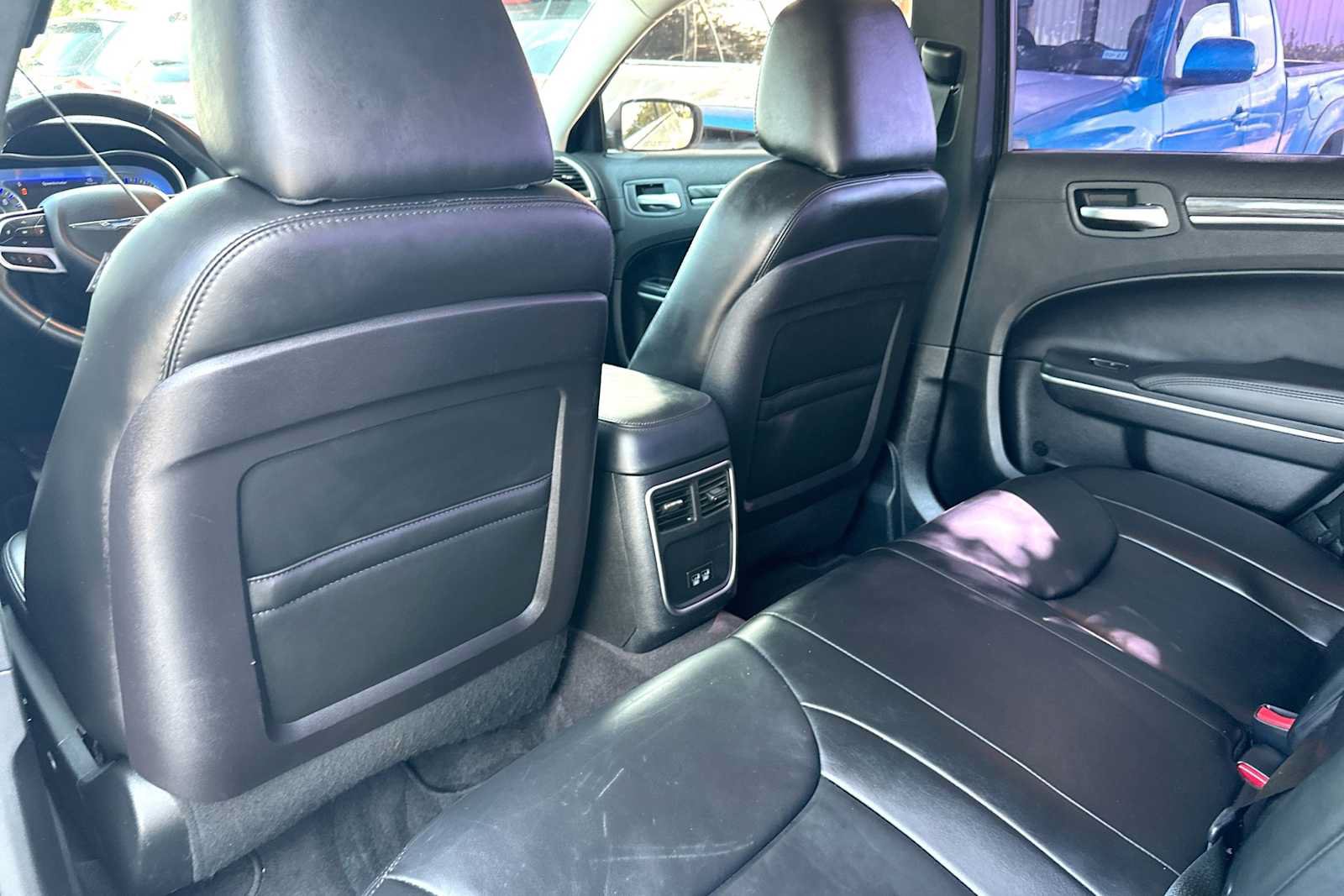 Used 2019 Chrysler 300 Touring L w/ Quick Order Package 22F AWD/4WD image 19