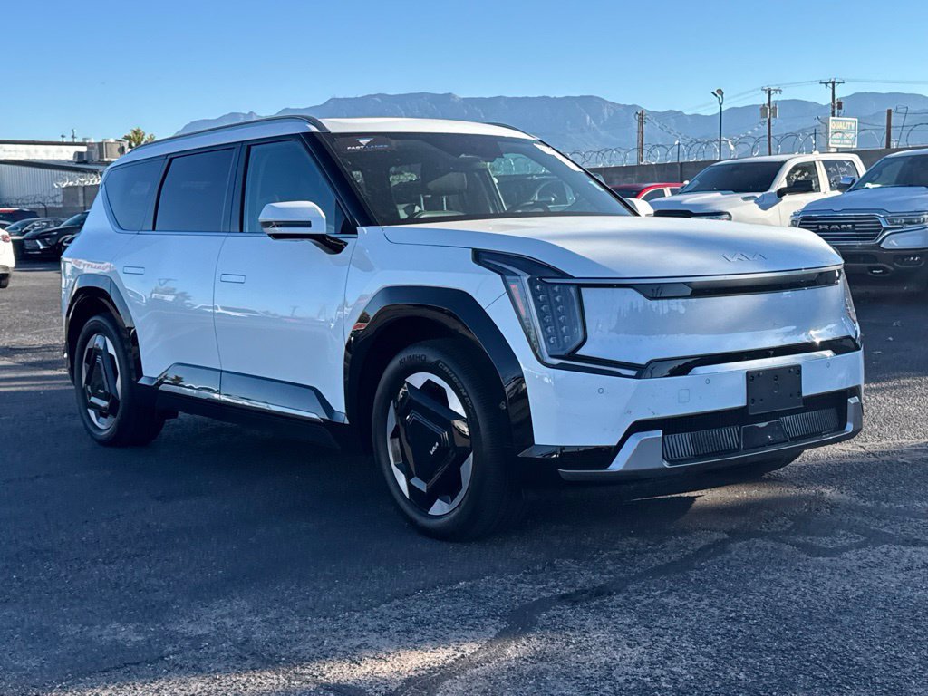 Used 2024 Kia EV9 Land AWD/4WD image 1
