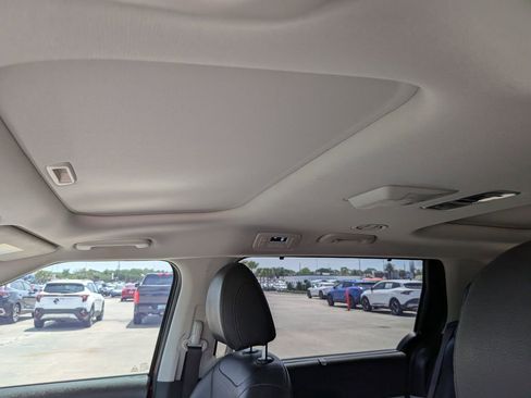 Used 2024 Kia Carnival SX Prestige FWD image 24