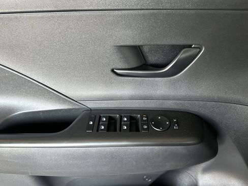 Certified 2025 Hyundai Kona SEL AWD/4WD image 11