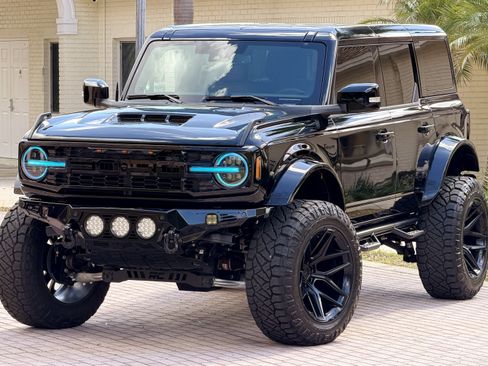 Used 2025 Ford Bronco Outer Banks AWD/4WD image 13
