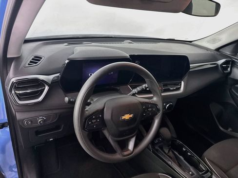 Used 2024 Chevrolet TrailBlazer LS w/ LS Convenience Package FWD image 10