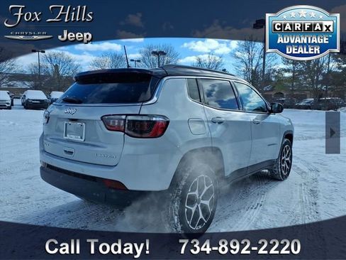 Used 2026 Jeep Compass Limited image 9