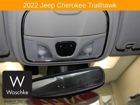 Used 2022 Jeep Cherokee Trailhawk image 60