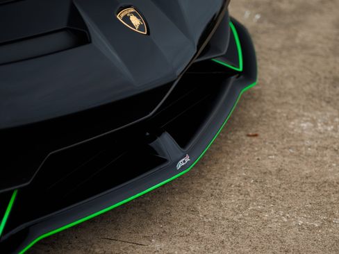 Used 2021 Lamborghini Aventador SVJ image 39