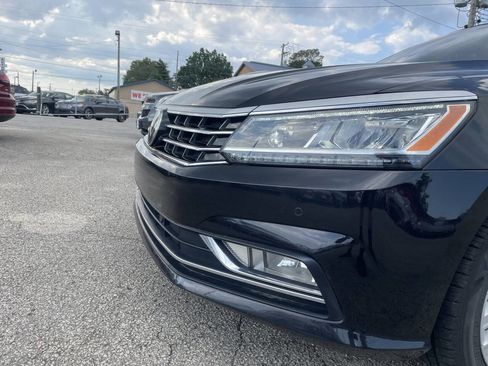 Used 2018 Volkswagen Passat 2.0T SE image 10