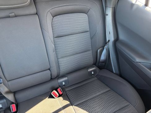 Used 2025 Chevrolet Equinox LT FWD image 37