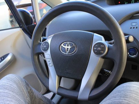 Used 2013 Toyota Prius Four image 22