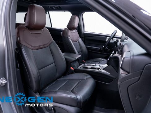 Used 2023 Ford Explorer Platinum w/ Technology Package image 55