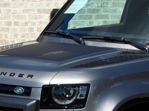 Used 2023 Land Rover Defender 90 X-Dynamic SE AWD/4WD image 8