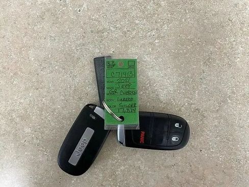 Used 2021 Jeep Grand Cherokee Laredo RWD image 24