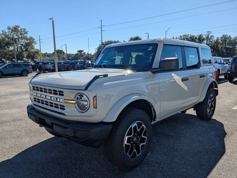 New 2025 Ford Bronco 4-Door image 8