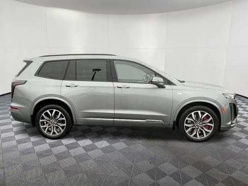 Used 2023 Cadillac XT6 Sport w/ Technology Package image 7