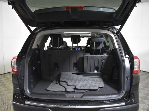 Used 2023 Subaru Ascent Touring image 37