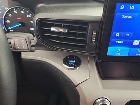 Used 2023 Ford Explorer XLT AWD/4WD image 21