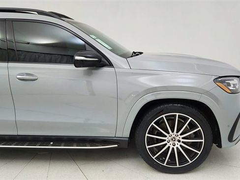 Used 2025 Mercedes-Benz GLS 450 4MATIC image 7