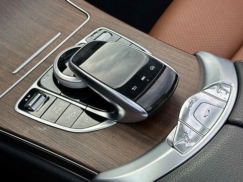 Used 2022 Mercedes-Benz C 300 C 300 2D Convertible image 18