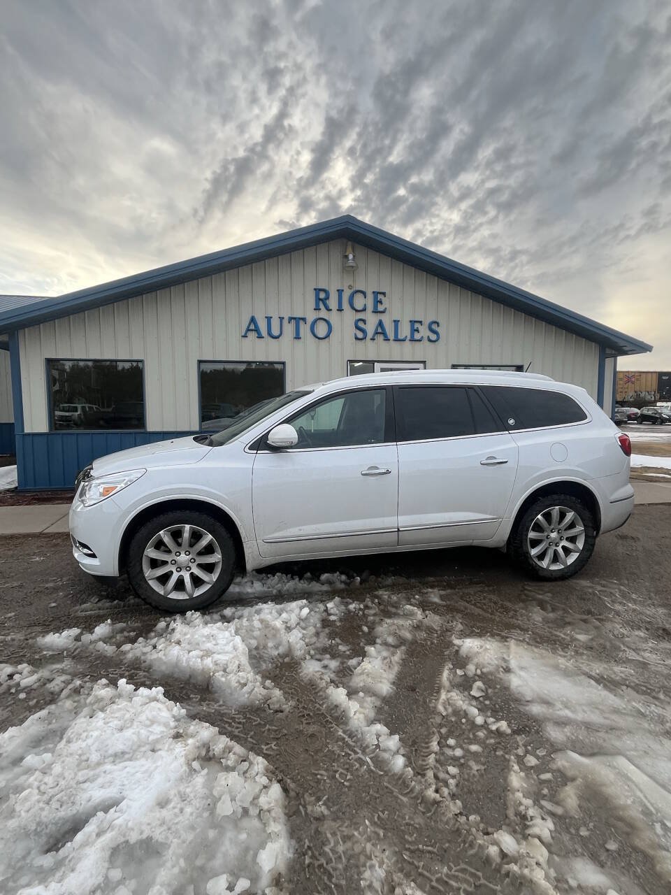 Used 2017 Buick Enclave Premium w/ Experience Buick Package AWD/4WD image 2