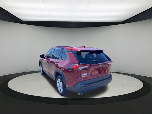 Used 2021 Toyota RAV4 XLE image 6