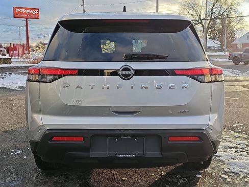 Certified 2023 Nissan Pathfinder S image 5