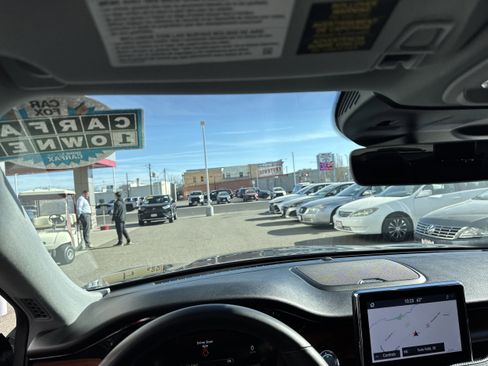 Used 2021 Lincoln Corsair Reserve image 3