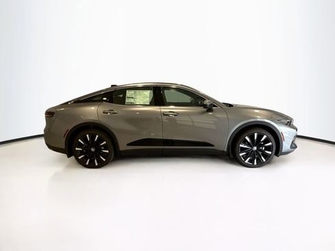 New 2025 Toyota Crown Platinum image 7