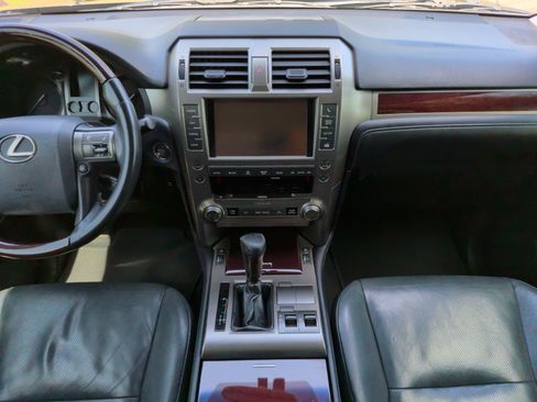 Used 2019 Lexus GX 460 Premium AWD/4WD image 32
