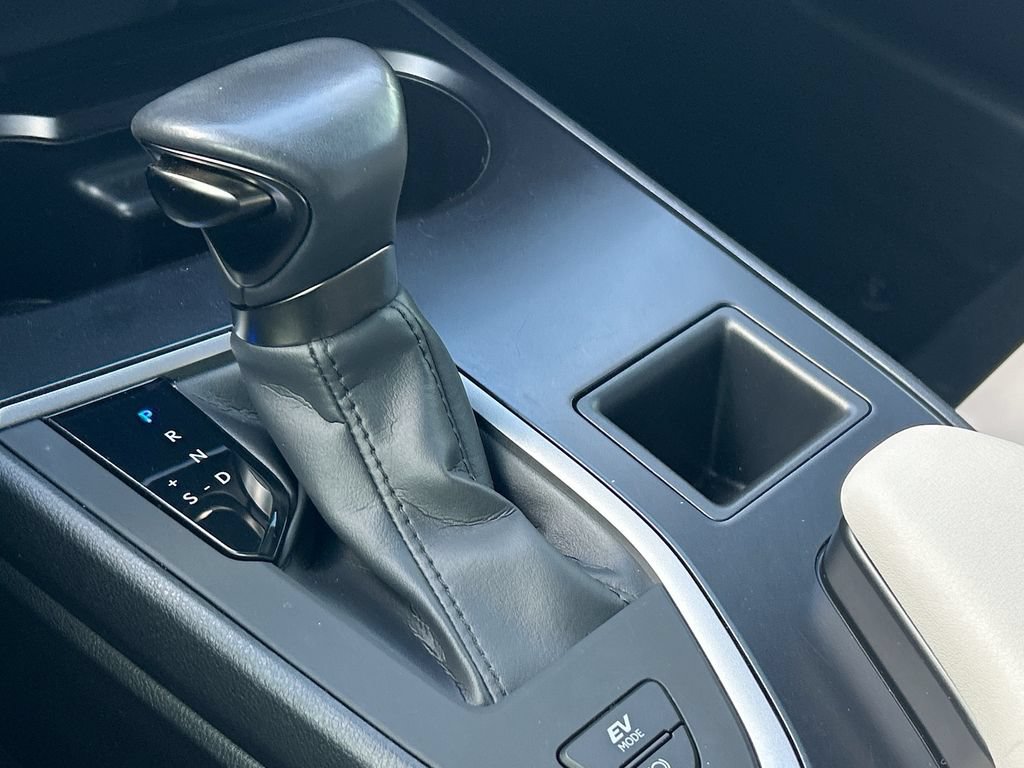 Used 2024 Lexus UX 250h FWD image 22