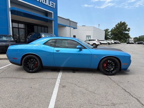 Used 2023 Dodge Challenger SRT Hellcat RWD image 2