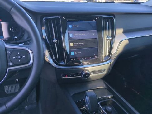 Used 2024 Volvo S60 B5 Core image 20